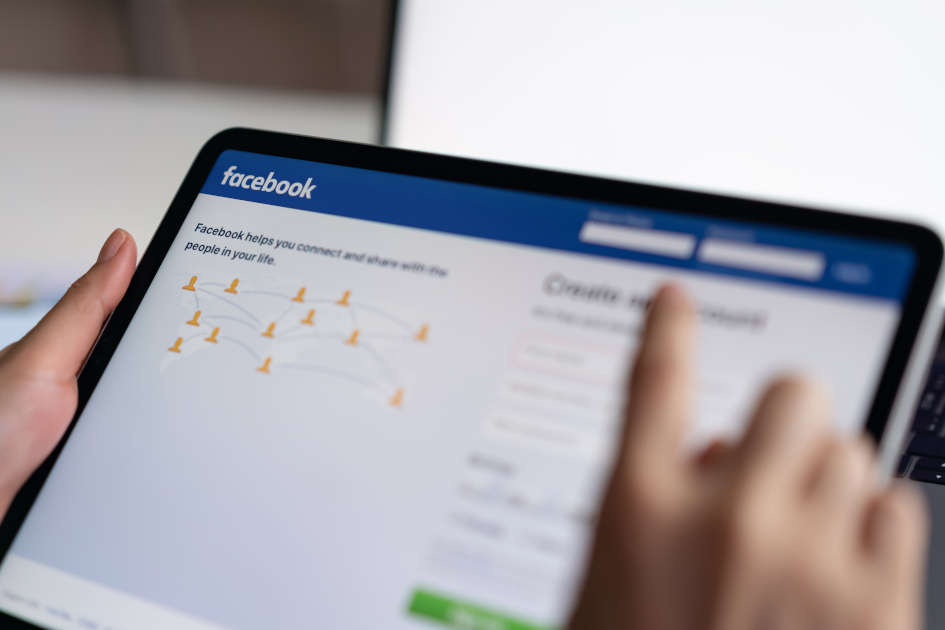 Aufgehobene Kontosperre: Facebook muss Kosten tragen