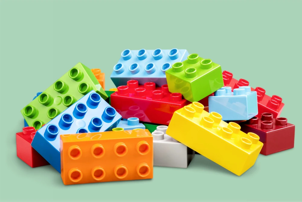 LEGO gewinnt Streit um Design von Lego-Baustein gegen deutsches Konkurrenzunternehmen.