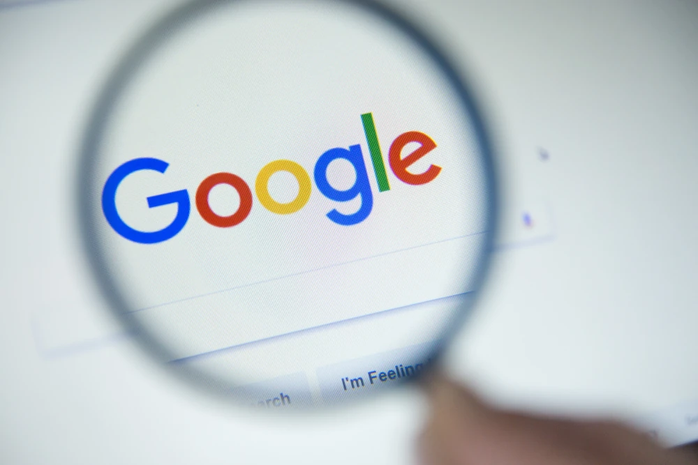 Kampf gegen Fake-Reviews: Suchmaschinenriese Google entfernte hunderte Millionen Rezensionen mit einem Machine-Learning-Algorithmus.
